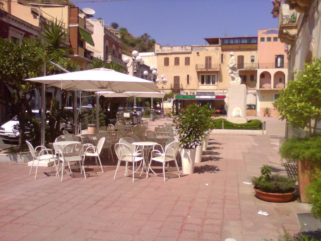 Lina House Giardini Naxos Quarto foto